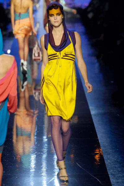 Look 57